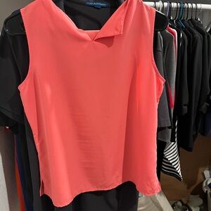 Sleeveless pink small blouse